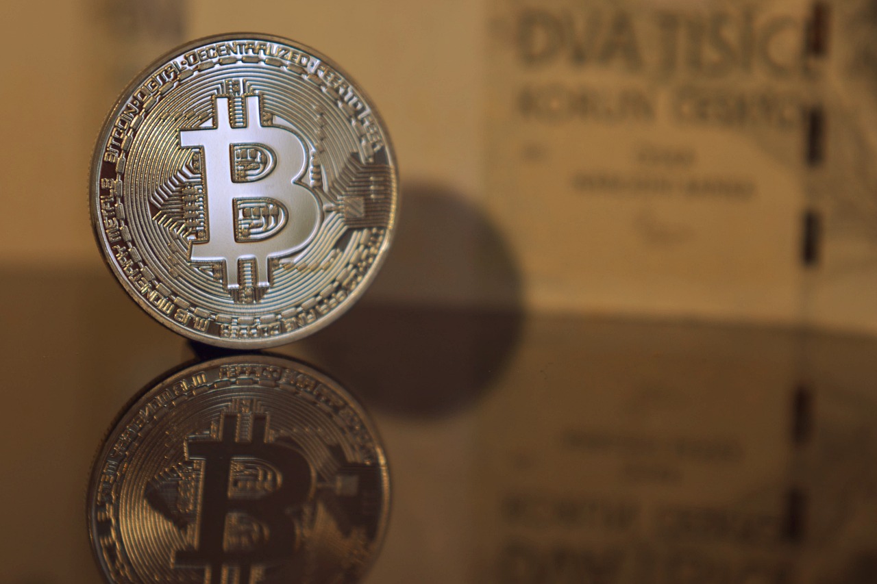 余弦：Hyperliquid上50倍杠杆巨鲸再以452万USDC做多ETH！爆仓价1391美元